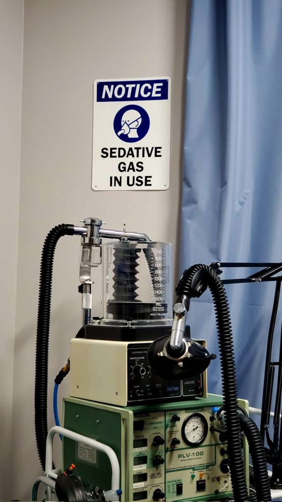 NOTICE
SEDATIVE GAS IN USE
PLV-100